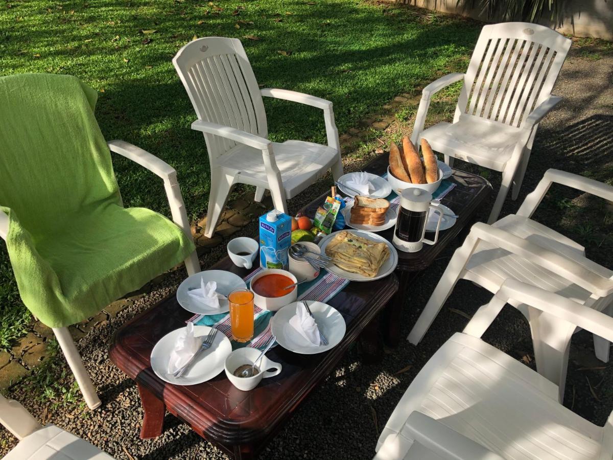 Circus Lagoon Hideaway Bed & Breakfast Dodanduwa Ngoại thất bức ảnh