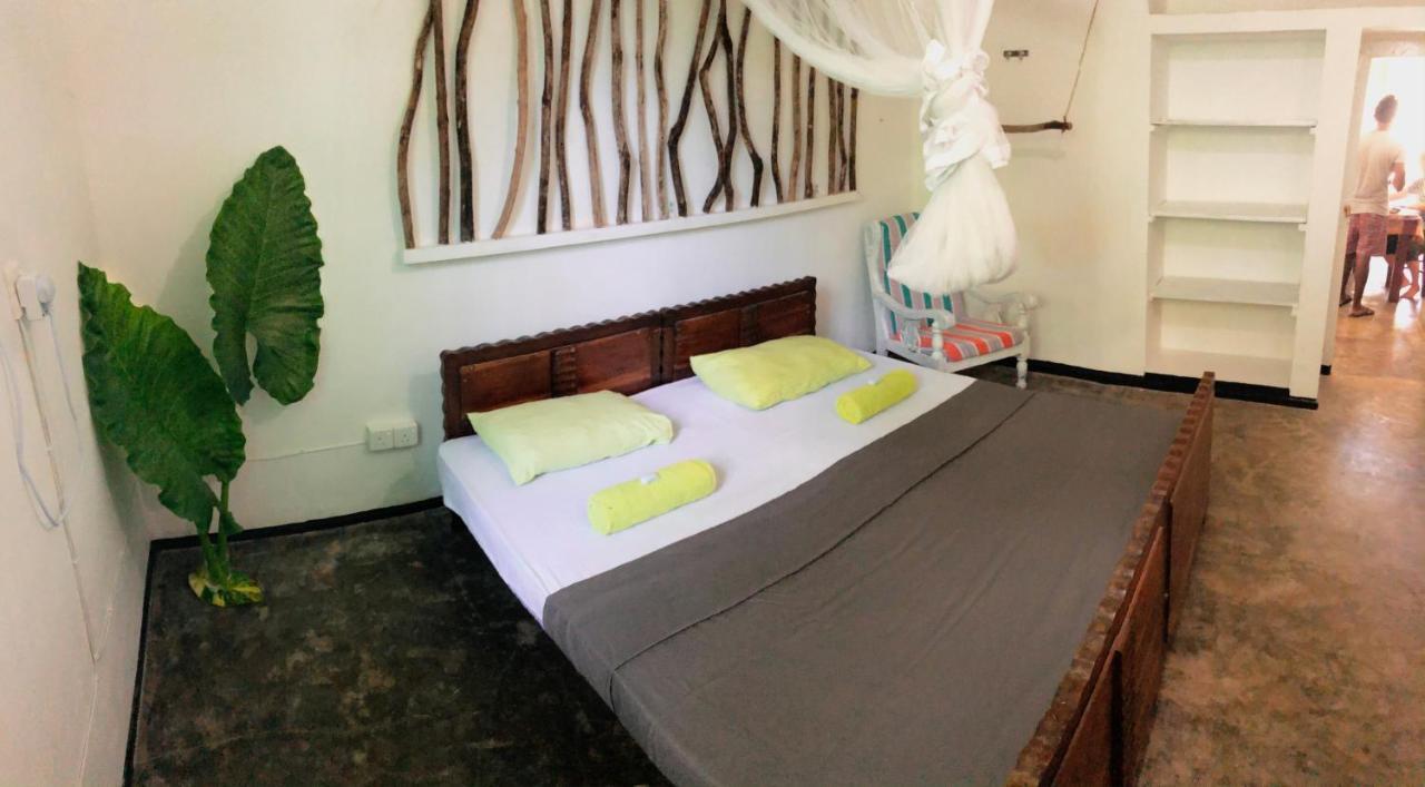 Circus Lagoon Hideaway Bed & Breakfast Dodanduwa Ngoại thất bức ảnh
