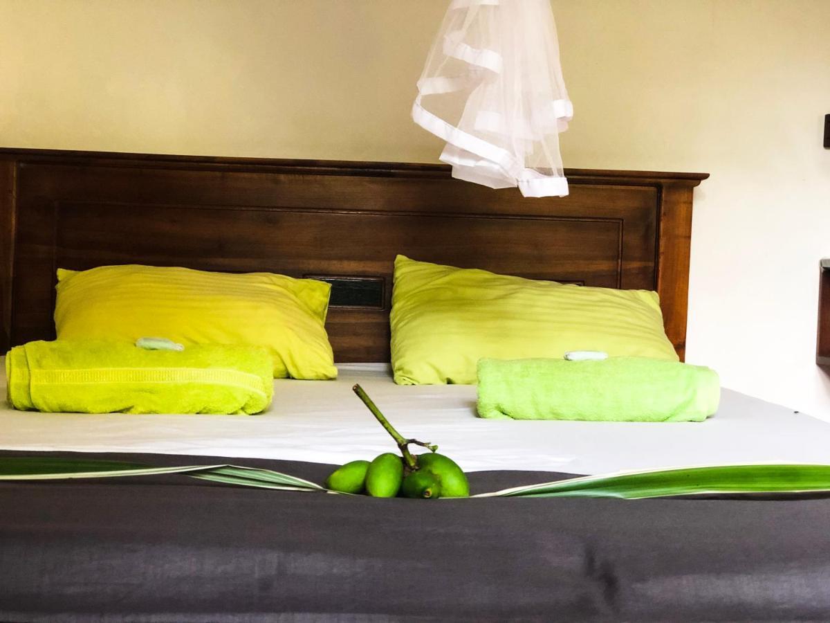Circus Lagoon Hideaway Bed & Breakfast Dodanduwa Ngoại thất bức ảnh