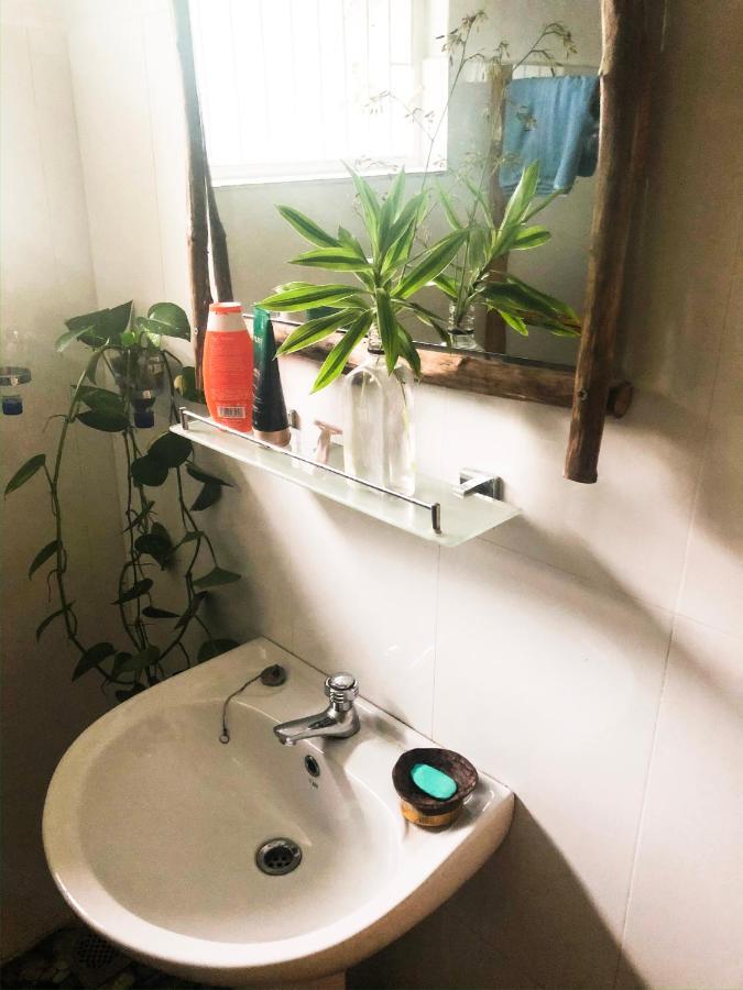 Circus Lagoon Hideaway Bed & Breakfast Dodanduwa Ngoại thất bức ảnh