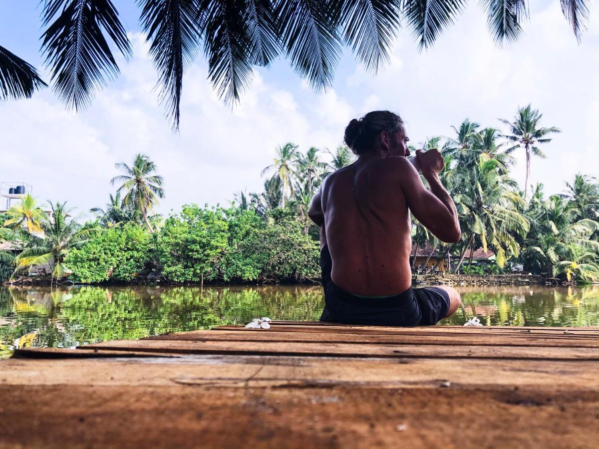 Circus Lagoon Hideaway Bed & Breakfast Dodanduwa Ngoại thất bức ảnh