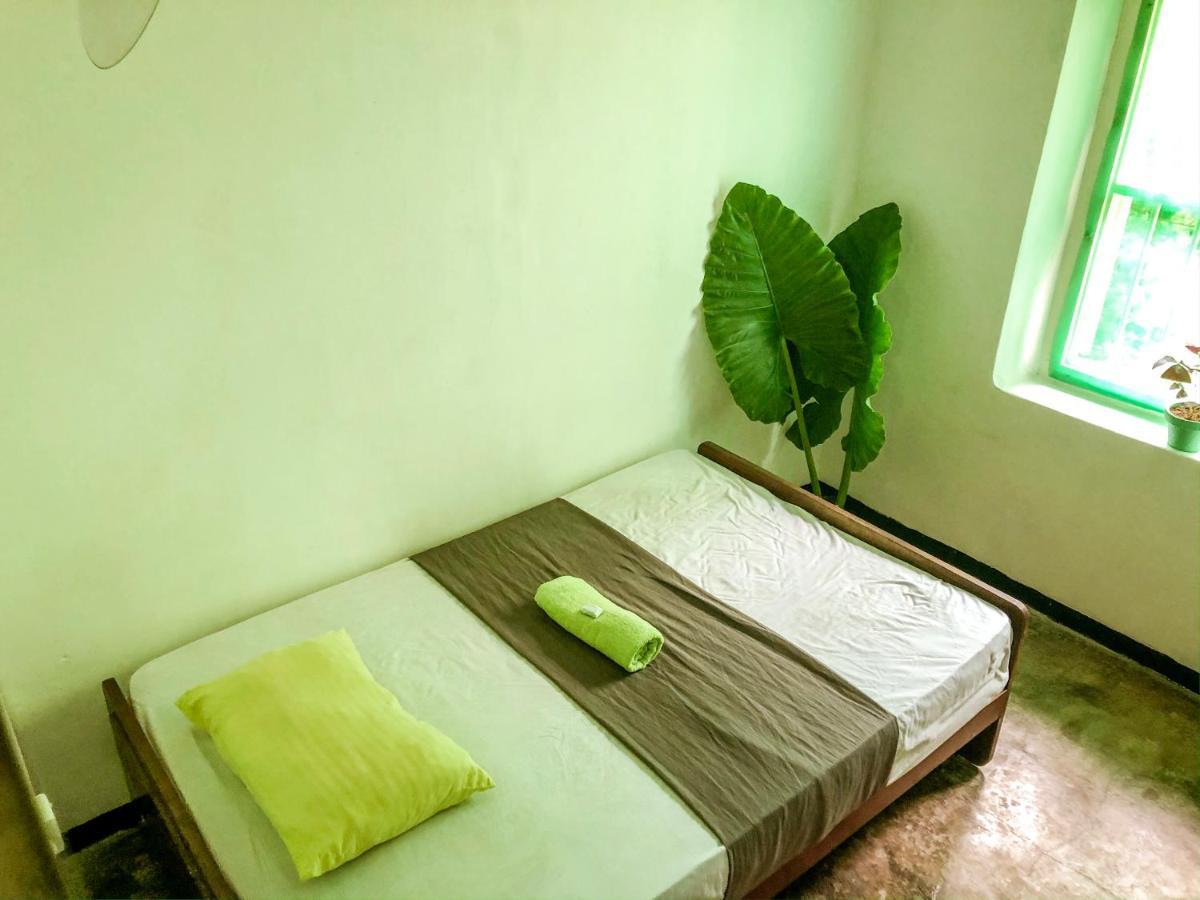 Circus Lagoon Hideaway Bed & Breakfast Dodanduwa Ngoại thất bức ảnh